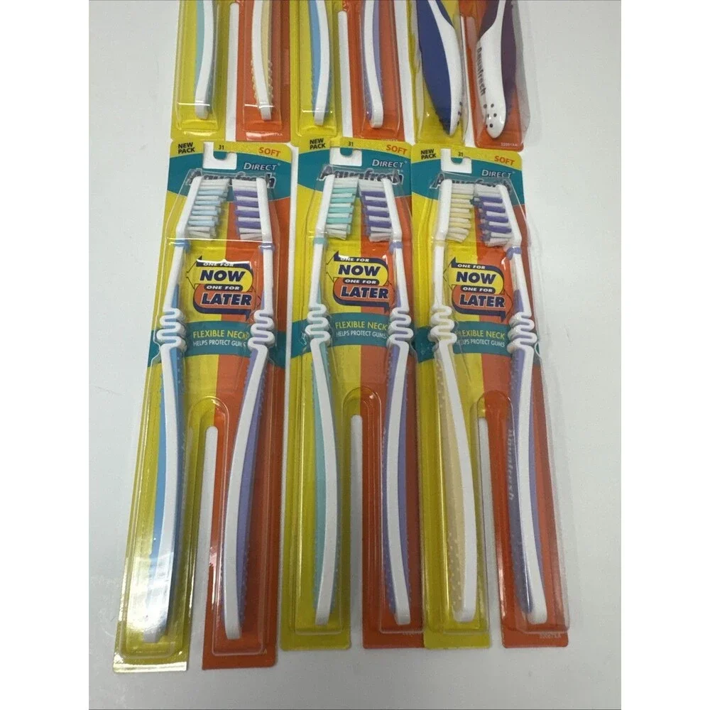 Vintage Aquafresh Flexible Neck Soft Toothbrush #31 2count package 2002 NEW NOS